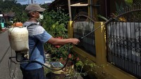 Perlu diketahui saat ini jumlah pasien positif terinfeksi Virus Corona (COVID-19) di Indonesia bertambah signifikan. Pada Jumat (27/3), angkanya mencapai 1046 kasus. Dari jumlah itu, korban meninggal mencapai 87 orang, dengan jumlah yang sembuh 46 orang. Istimewa/Hartati.