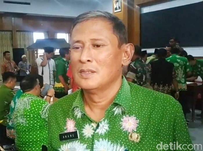 RSUD Bangil di Pasuruan kembali merawat 8 Pasien Dalam Pengawasan (PDP). Delapan pasien itu terdiri dari 5 laki-laki dan 3 perempuan.