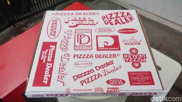 Pizzza Dealer: Mantap! Pizza Gaya New York dengan Mixed Berries yang Segar