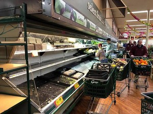 Supermarket Buang Makanan Rp 500 Juta karena Wanita Prank Batuk Corona