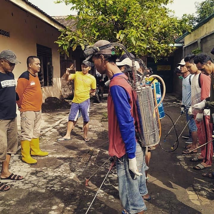 Kisah Kebaikan: Pria Ini Biayai Hidup Keluarga Tak Mampu yang Positif Corona