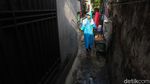 Penyemprotan Disinfektan di Jakarta Mulai Door to Door
