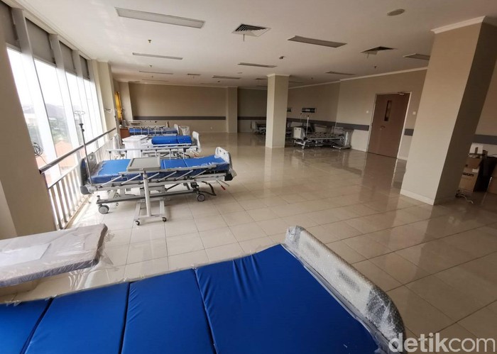 CT Corp Didukung Astra-Indofood Support RS Infeksi Airlangga Rumah Sakit Infeksi Airlangga Surabaya, Jawa Timur, rencananya akan membangun bangsal khusus untuk merawat pasien COVID-19. Program ini di prakarsai dan didanai oleh CT Corp bersama Bank Mega di dukung oleh Indofood & Astra Group.