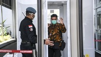 Bilik sterilisasi ini digunakan untuk mencegah penyebaran virus corona di sekitar area Istana Negara, Jakarta. ANTARA FOTO/Hafidz Mubarak A  