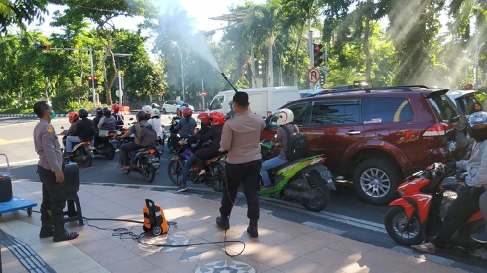 penyemprotan disinfektan