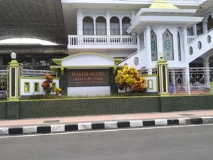 Sebagian Masjid di Kota Blitar Masih Gelar Jumatan di Tengah Wabah Corona