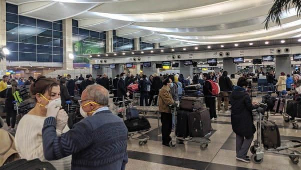 Nekat Naik Pesawat Terakhir Demi Lamar Kekasih Beda Benua