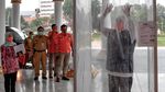 Tangkal Corona, Bilik Disinfektan Ada di Istana-Ruang Publik