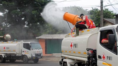 3000 Relawan Dikerahkan untuk Semprot Disinfektan di Jakarta