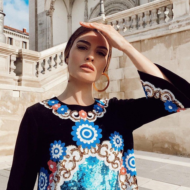 Aku merasa down secara psikologis karena aku tidak bisa menahan rasa bersalah karena aku merasa telah melakukan sesuatu yang bodoh. Maafkan aku (karena menangis). Maafkan aku. Aku baik tapi aku merasa bersalah karena Romero juga mengalami gejala, ungkapnya. Foto: Instagram @madamederosa