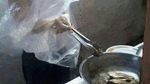 Kocak! Begini Jadinya Ketika Masak Harus Pakai Safety First
