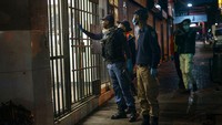 Selain itu, Afrika Selatan juga sudah mengajukan permohonan utang ke IMF dan Bank Dunia untuk menanggulangi pandemi virus corona.