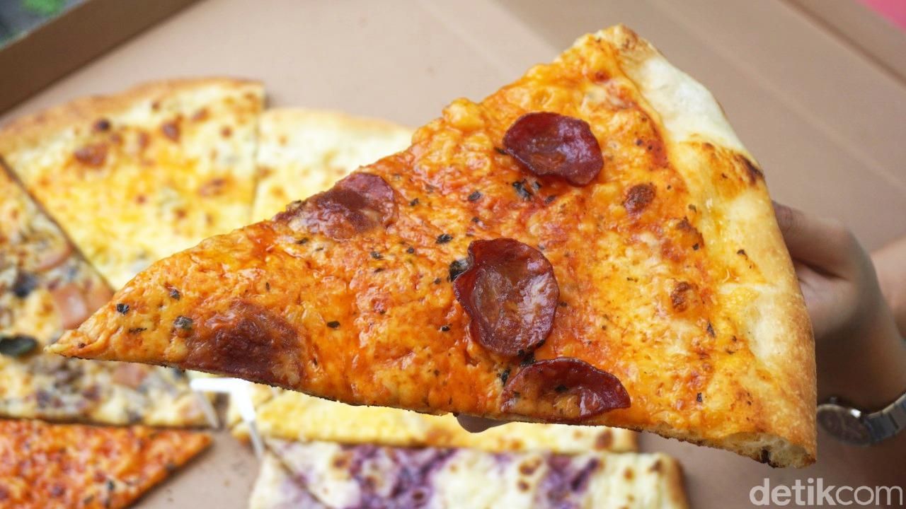Pizzza Dealer: Mantap! Pizza Gaya New York dengan Mixed Berries yang Segar
