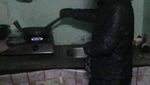 Kocak! Begini Jadinya Ketika Masak Harus Pakai Safety First