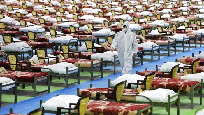 Wabah virus Corona berdampak cukup besar di Iran. Guna memberikan perawatan maksimal bagi pasien COVID-19, Iran rombak gedung pertemuan jadi RS Darurat Corona.