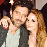 Pemberlakukan lockdown di India demi mencegah penyebaran virus corona berdampak pada hubungan Hrithik Roshan dengan mantan istrinya, Sussanne Khan. Hrithik mengaku kini kembali serumah dengan Sussanne setelah bercerai pada 2014. Foto: Instagram