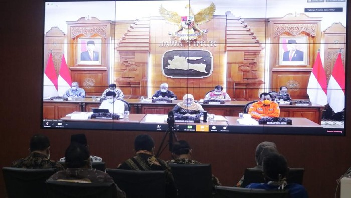 gubernur khofifah video conference dengan bupati lamongan