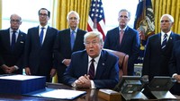 Seperti dilansir AFP, Jumat (27/3/2020), hal-hal tersebut di atas disampaikan setelah Xi dan Trump berbicara via telepon untuk membahas pandemi virus Corona. Percakapan telepon itu dilakukan setelah China dan AS saling perang kata-kata terkait virus Corona dalam beberapa pekan terakhir.