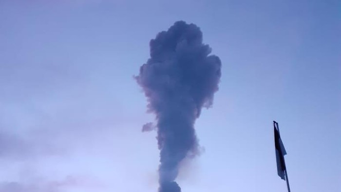 Merapi erupsi.