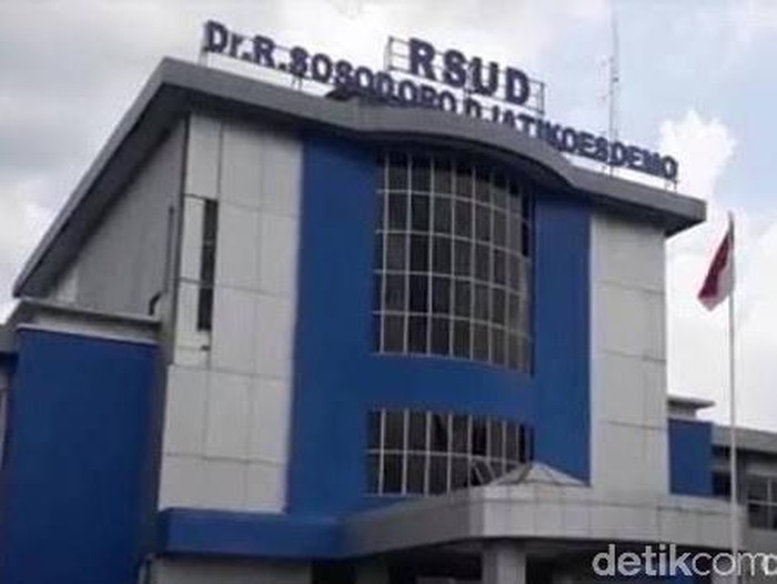 Seorang Pasien Dalam Pengawasan (PDP) corona di Bojonegoro meninggal dunia. Pasien tersebut dirawat di Rumah Sakit Sosodoro Djatikusumo sejak dua hari lalu.