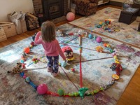 Kelakuan anak saat berada di rumah ketika work from home (WFH) kadang suka bikin pusing kepala. Berikut curhatan para netizen di dunia.