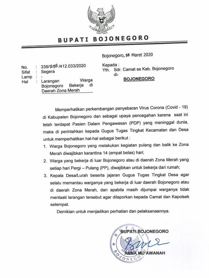 Bupati Bojonegoro Anna Muawanah mewajibkan warga yang berkerja di zona merah corona untuk work from home. Kewajiban itu berlaku untuk warga yang pulang pergi setiap hari.