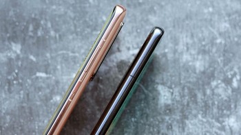 Perbandingan tepian P40 Pro+ dan P40. Foto: Sina Mobile