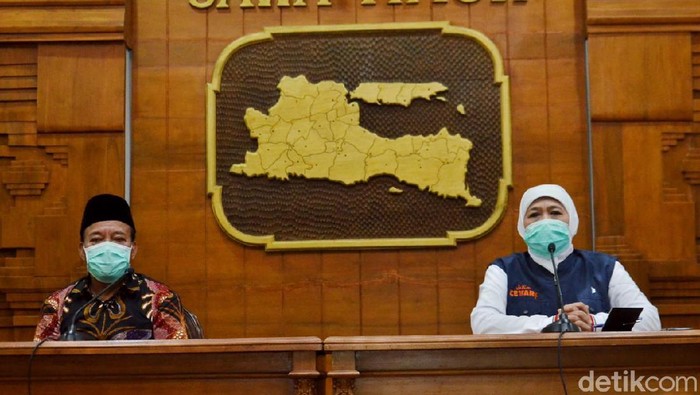 Wabah corona yang melanda Indonesia membuat perantau diimbau untuk tidak mudik Lebaran atau pulang mudik dadakan. Salah satu perantau yang diimbau tidak mudik ialah penjual pecel lele Lamongan.