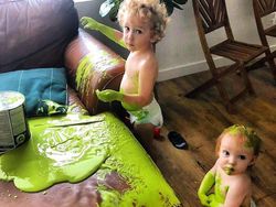 Momen Kocak Netizen saat Harus Jaga Anak Sambil Work from Home