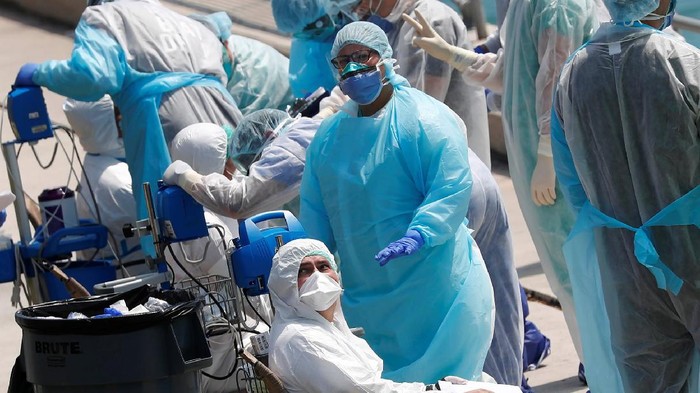 Virus corona: Amerika Serikat melampaui China dengan kasus terbesar di dunia Virus corona: Amerika Serikat melampaui China dengan kasus terbesar di dunia