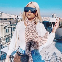 Apollonia kini akan membeli tas idamannya yakni Hermes Birkin. Tas-tas mewahnya ini pun bisa dijadikan sebagai bisnis serta investasi.Aku tengah mencari beberapa tas Birkin, dan akan memakan biaya 15,000 poundsterling (Rp 294 juta) yang terbuat dari kulit sapi. Ini adalah investasi yang membuahkan hasil, ujar Apollonia.  Foto: dok. Instagram