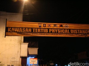 Polresta Blitar Terapkan Physical Distancing di Jalan dan Perumahan