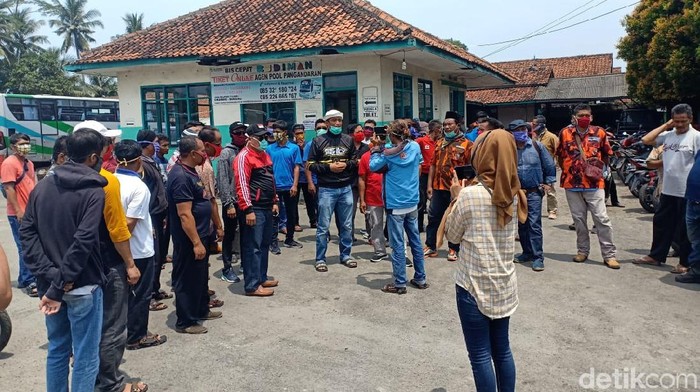 Warga Serukan Lockdown Pangandaran