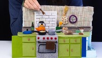 Andrea Love seorang animator asal Amerika Serikat. Ia tinggal di Port Townsend, Washington. Karya seninya ia buat untuk iklan, hingga film dokumenter. Bukan dari gambar 2 dimensi, animasinya terbuat dari miniatur berbahan wol. Foto: Instagram @andreaanimates
