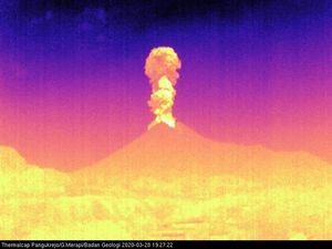 Warga Lereng di Boyolali Dengar Gemuruh Saat Gunung Merapi Erupsi