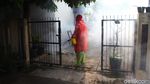 Aksi Warga Sawangan Depok Halau Nyamuk DBD Lewat Fogging