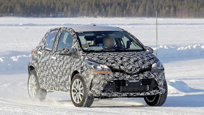 Sosok diduga Toyota Yaris versi crossover