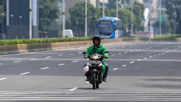 Pemprov DKI Jakarta memperpanjang masa tanggap darurat COVID-19 di Ibu Kota. Perpanjangan masa tanggap darurat itu dilakukan imbas meluasnya penyebaran Corona.