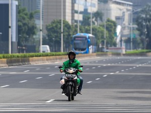 Mau Ada Pembatasan Sosial Skala Besar, Apa Efeknya ke Ekonomi?