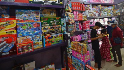 Penjualan Mainan di Pasar Gembrong Terdampak Pandemi Corona