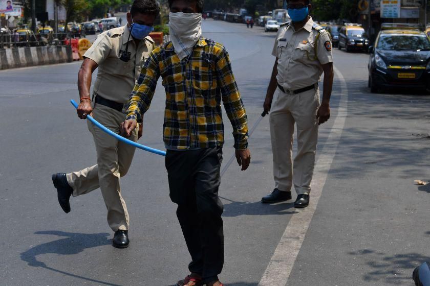 5 Kasus Polisi India yang Pukul Orang Beli Makanan Saat Lockdown