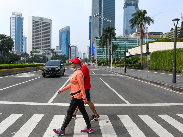 Pemprov DKI Jakarta memperpanjang masa tanggap darurat COVID-19 di Ibu Kota. Perpanjangan masa tanggap darurat itu dilakukan imbas meluasnya penyebaran Corona.