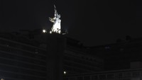 Begini potret kawasan Bundaran HI saat sebagian lampu di kawasan itu dimatikan sementara dari pukul 20.30 WIB hingga 21.30 WIB guna memperingati Earth Hour 2020. Antara Foto/Nova Wahyudi.