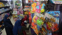 Pasar Gembrong merupakan pasar mainan favorit warga di Jakarta Timur. 