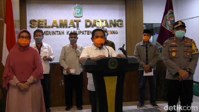 Pasien positif virus corona di Lumajang bertambah 2 orang. Informasi tersebut disampaikan Bupati Lumajang, Thoriqul Haq.