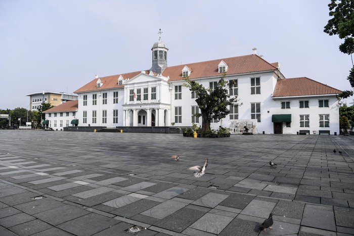 Pemprov DKI Jakarta memperpanjang penutupan sementara tempat-tempat wisata di ibu kota. Hal itu dilakukan guna mencegah penyebaran virus Corona kian meluas.