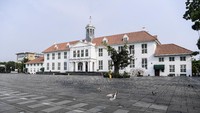 Suasana di kawasan Kota Tua, Jakarta, tampak sepi dari pengunjung, Minggu (29/3/2020).