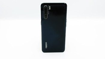 Dapur pacunya ditenagai MediaTek Helio P70. Dipadukan dengan RAM 8 GB dan memori internal 128 GB. Foto: Oppo Indonesia
