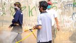 Warga Bekasi Gotong Royong Semprot Disinfektan ke Penjuru Kota