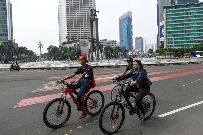 Jakarta Perpanjang Masa Tanggap Darurat Corona Pemprov DKI Jakarta memperpanjang masa tanggap darurat COVID-19 di Ibu Kota. Perpanjangan masa tanggap darurat itu dilakukan imbas meluasnya penyebaran Corona.